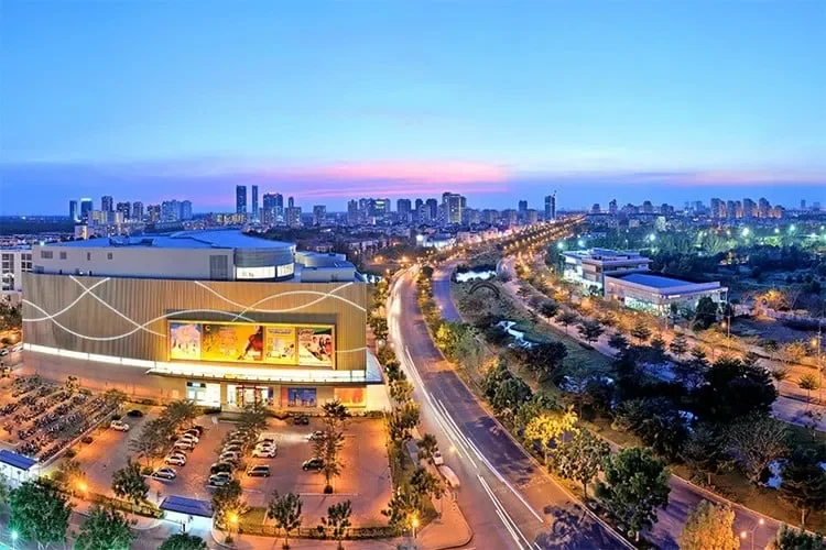 Vị trí "vàng" và vai trò trung tâm của Quận 7